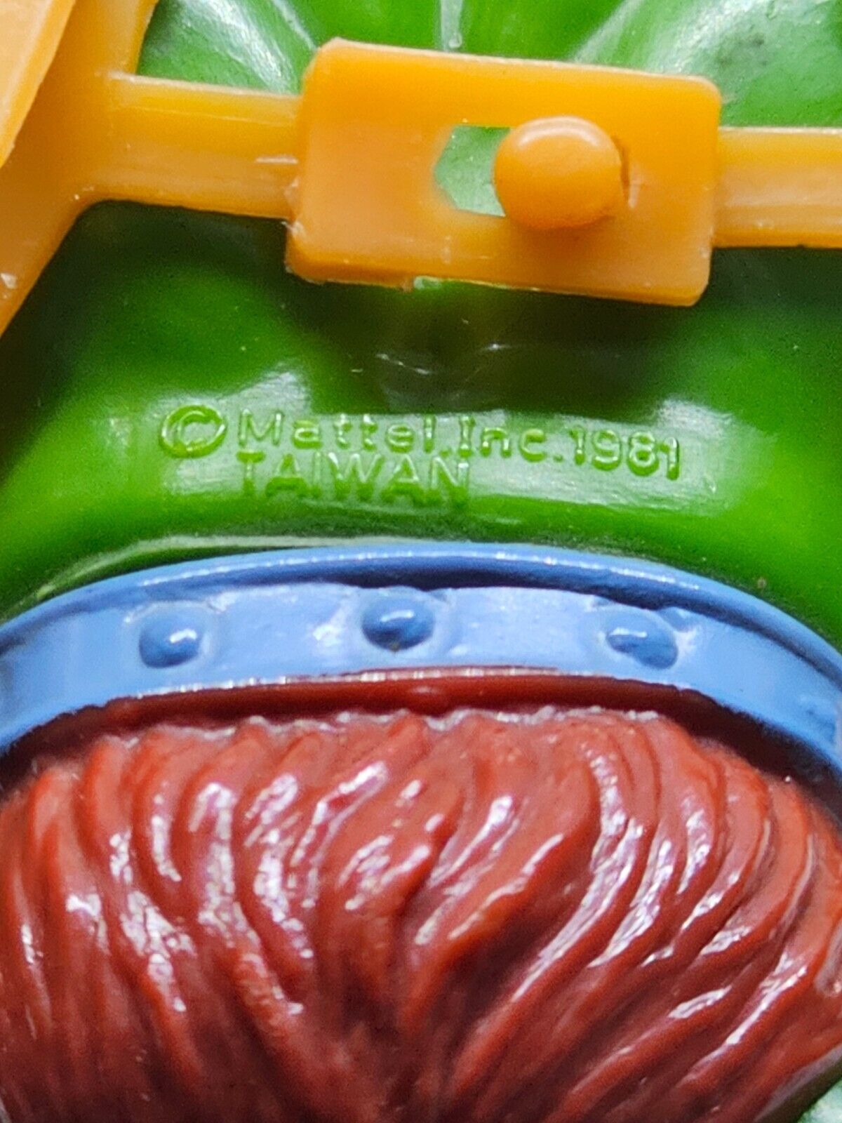 5561735