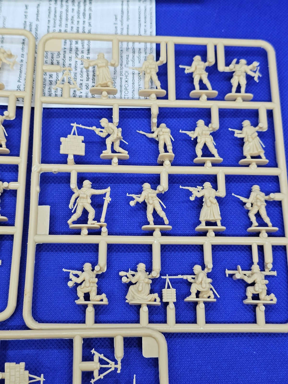 Revell Panzergrenadiere 1944 German Infantry WWII 02584 Figurines 172 #14