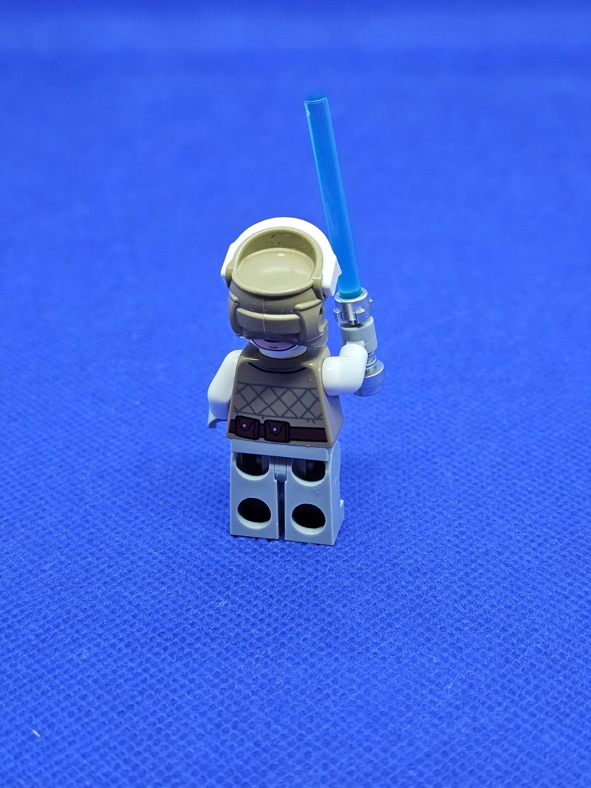 Luke Skywalker Hoth LEGO Star Wars SW1143 2021 Minifigurine Sabre Bleu1
