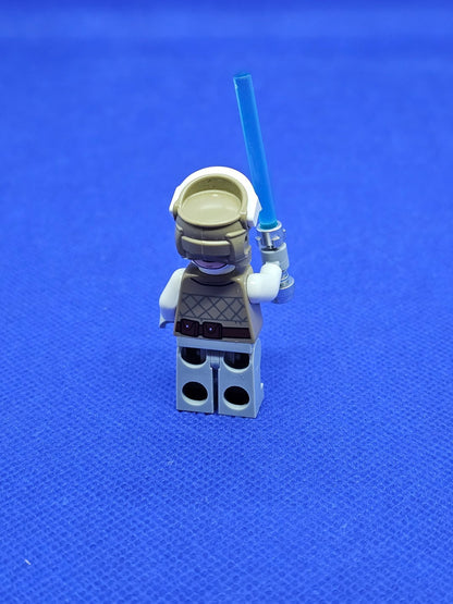 Luke Skywalker Hoth LEGO Star Wars SW1143 2021 Minifigurine Sabre Bleu1