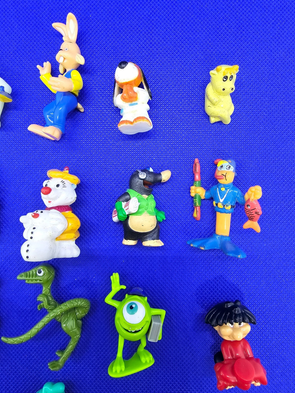 Lot de 16 mini figurines Kinder divers Hulk, dino, Mike Wazowski, animaux, carto4