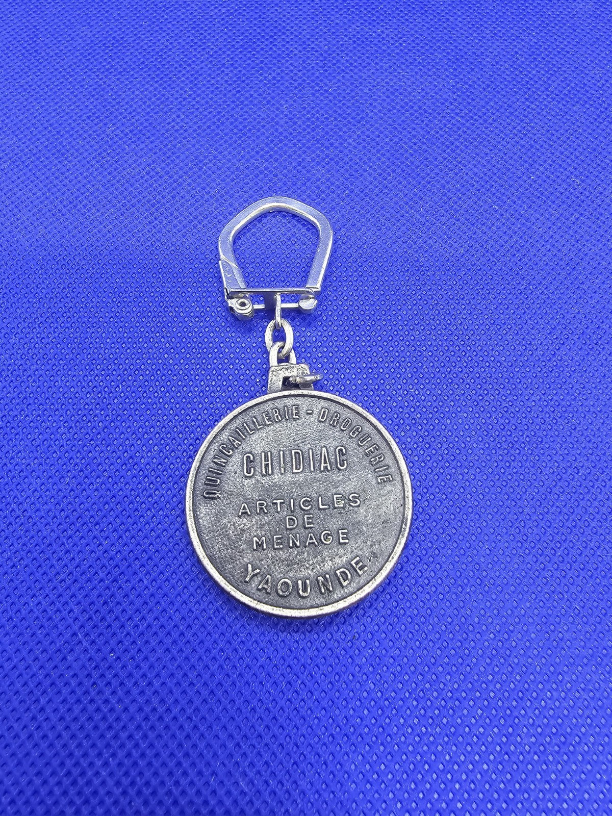 Porte-clés vintage CHIDIAC, quincaillerie droguerie Yaoundé, années 601