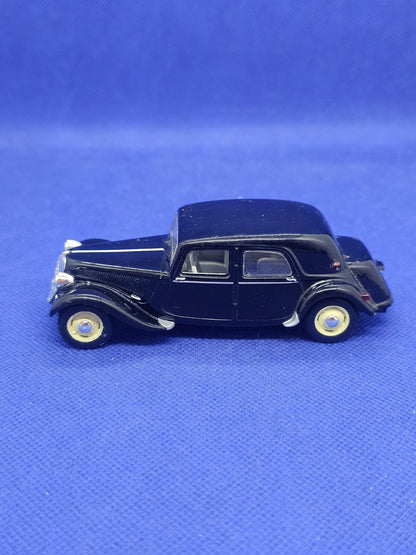 Citroën Traction Avant 15 CV 143 Noire Miniature Collection3