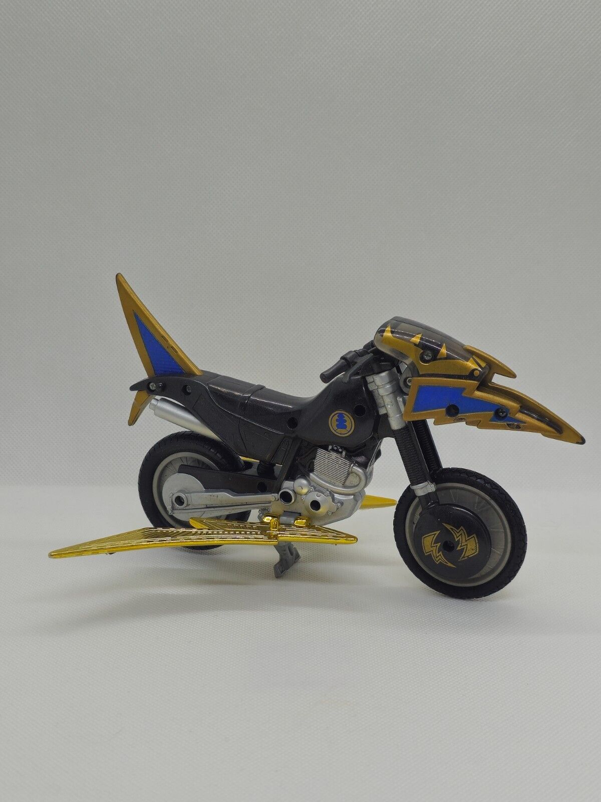 5562009