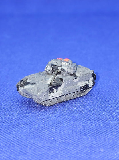 M2A2 Bradley Gris Micro Machines Military Galoob Char Vintage0