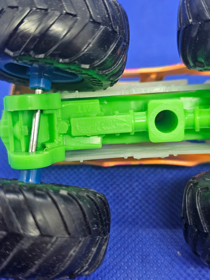 Hot Wheels Monster Trucks Race Ace Glow In The Dark 164 Mattel 9 cm3
