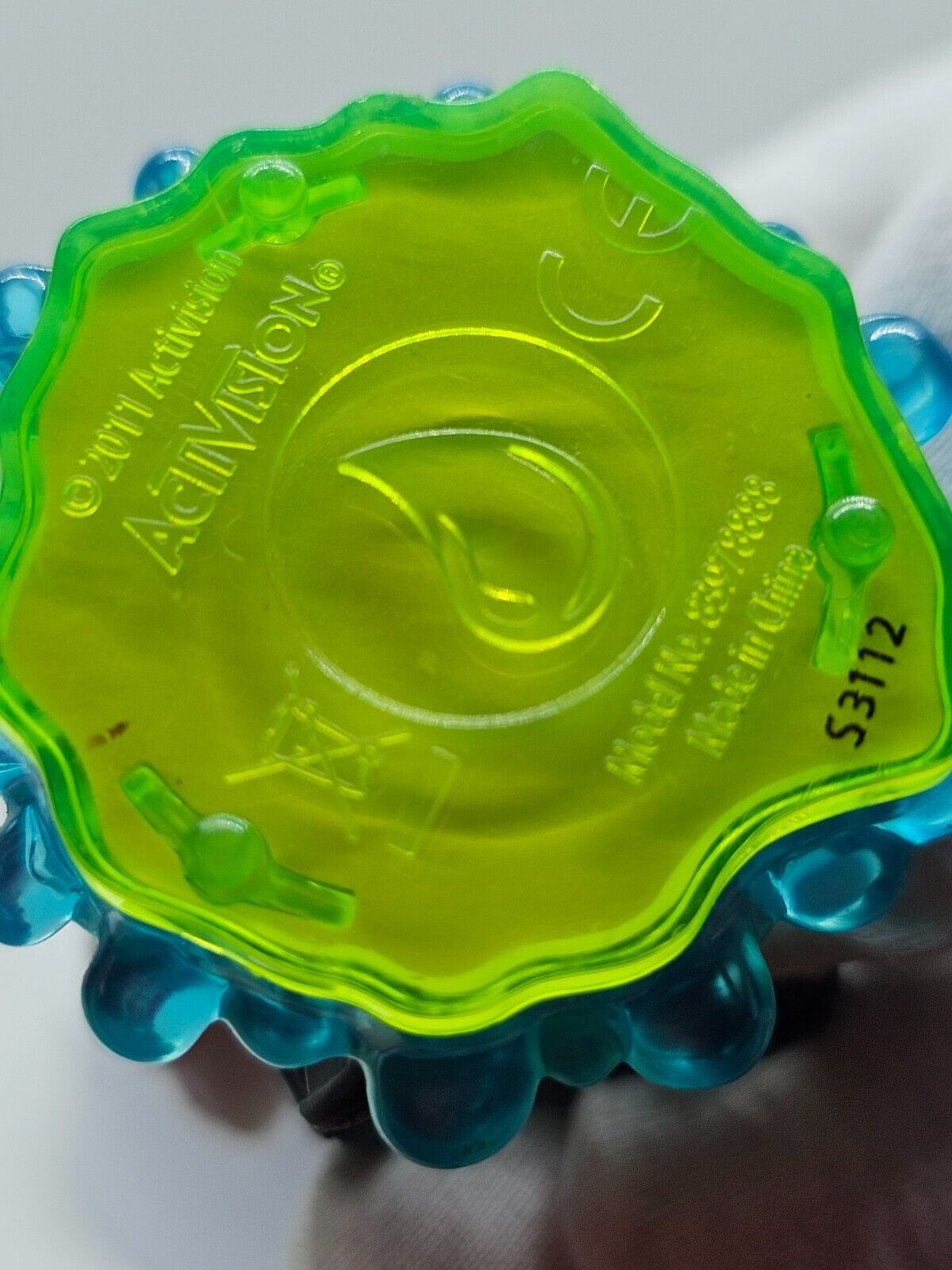 6425617