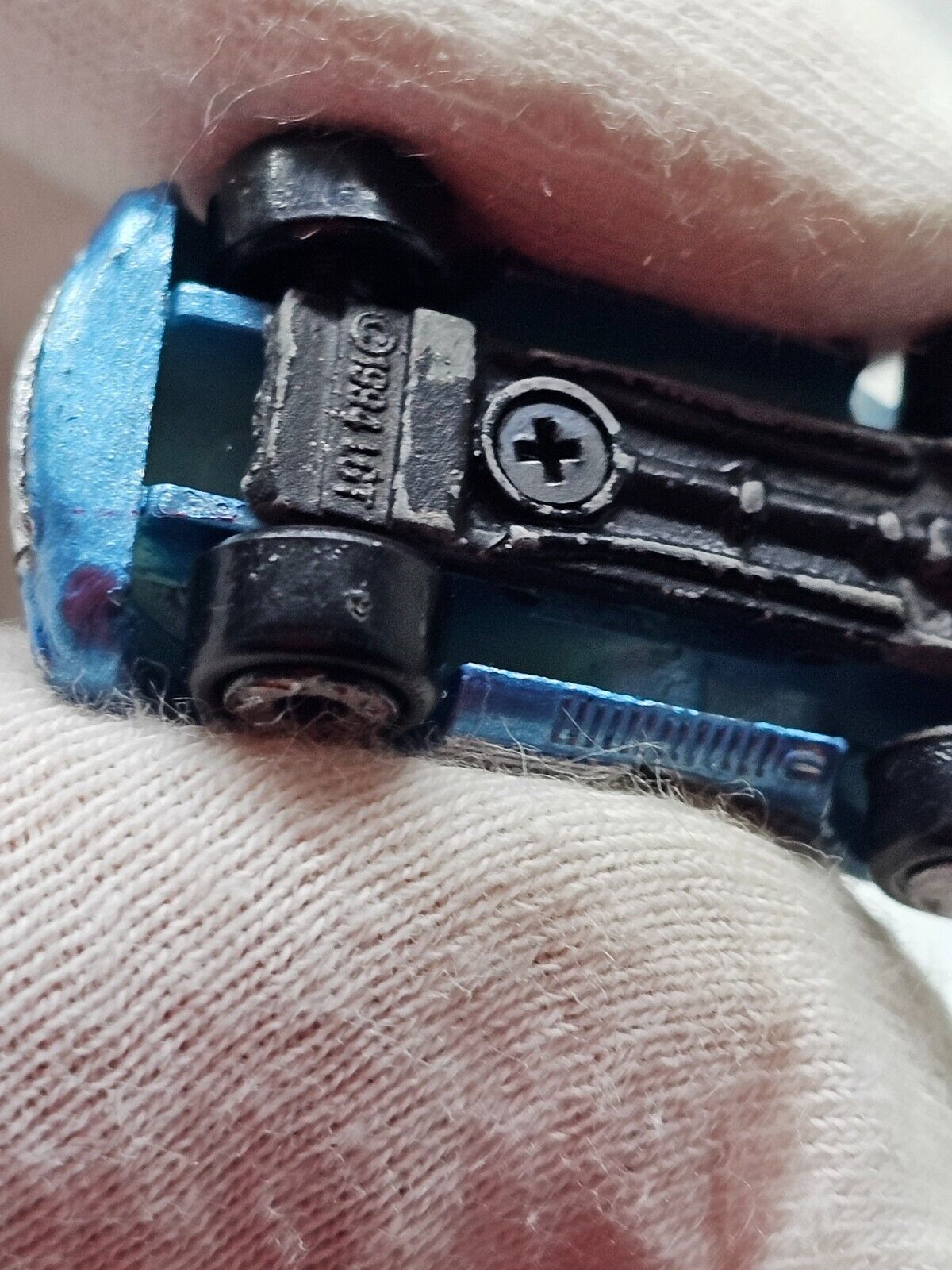 6404944