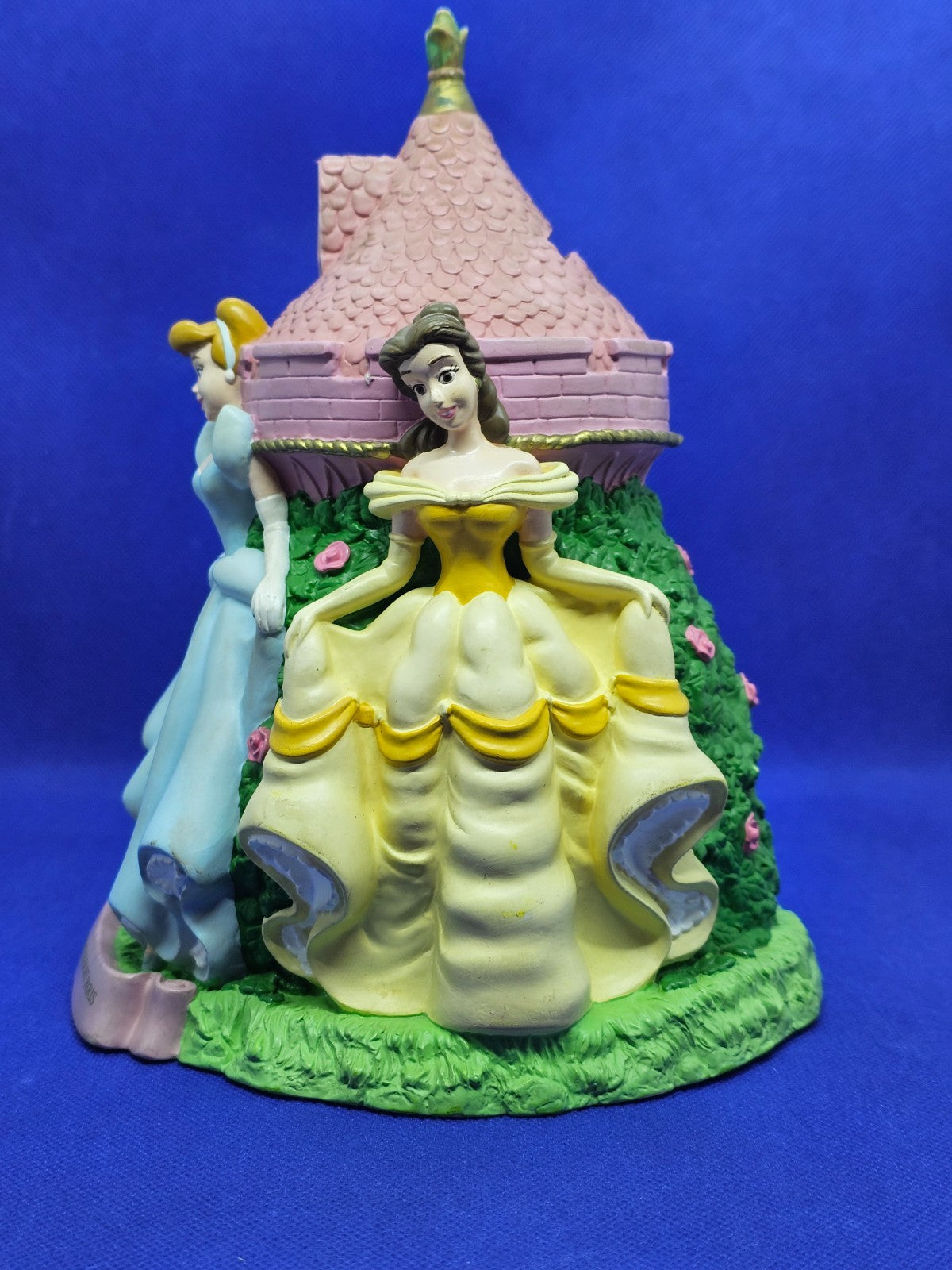 Tirelire Princesses Disney Cendrillon Belle Blanche Neige Disneyland Paris 21 cm3