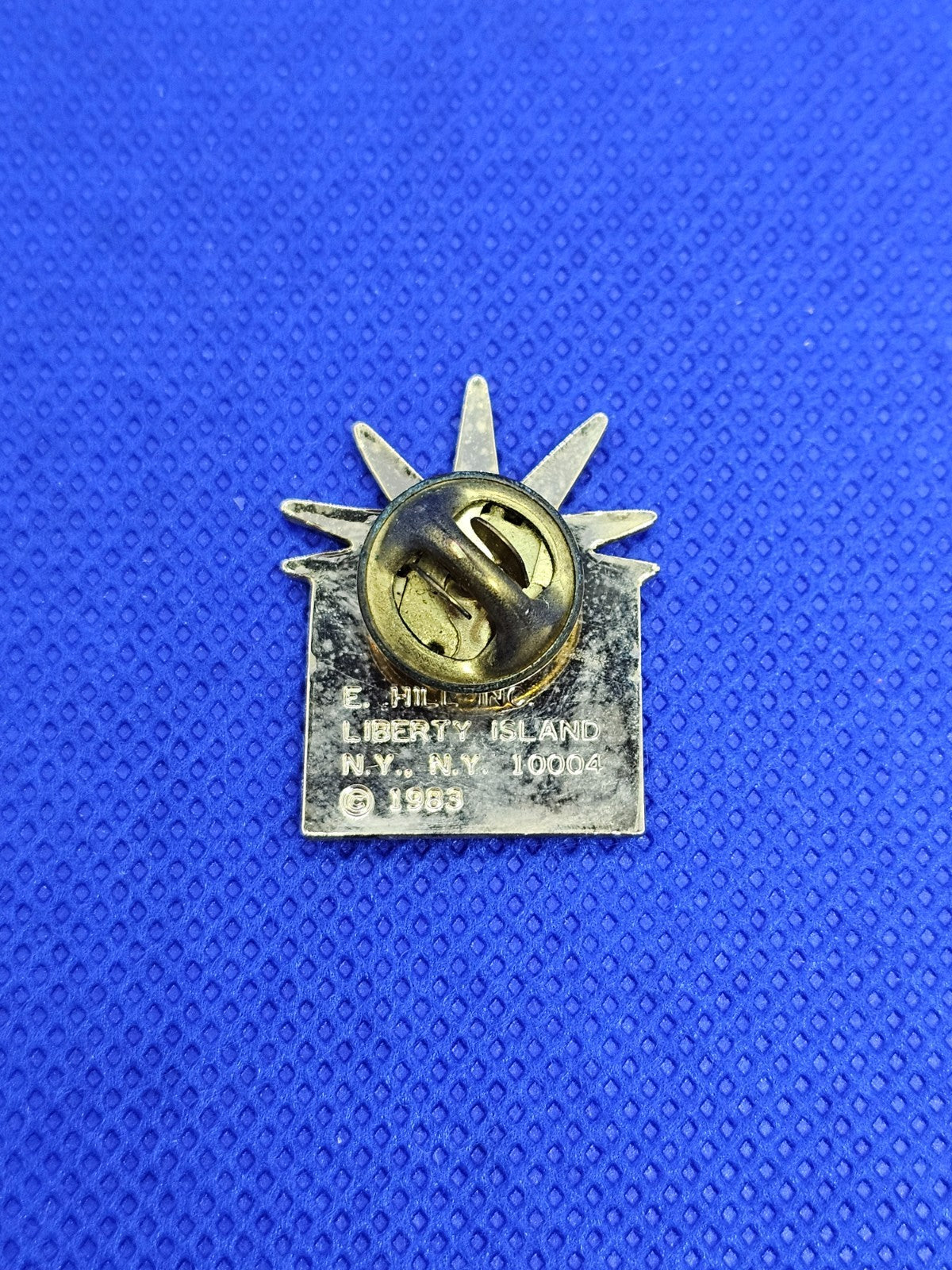 Pins Statue de la Liberté Liberty Island USA Drapeau Américain Vintage 19831
