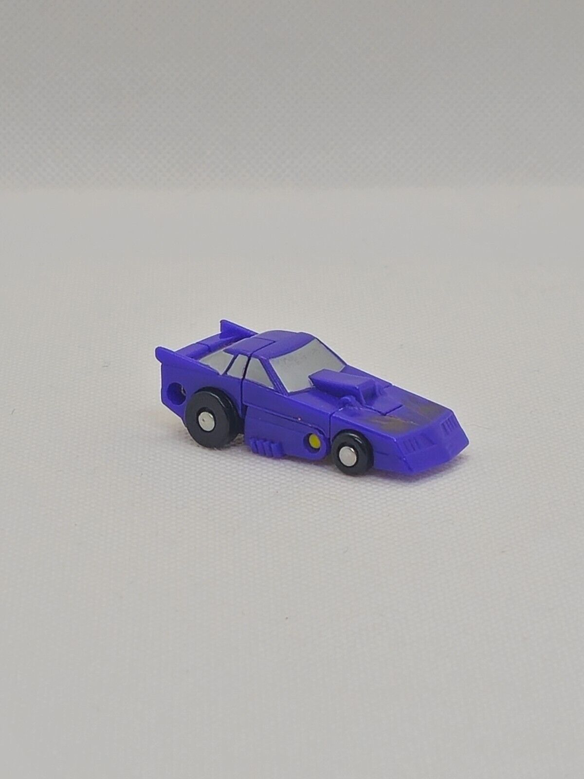 5561949