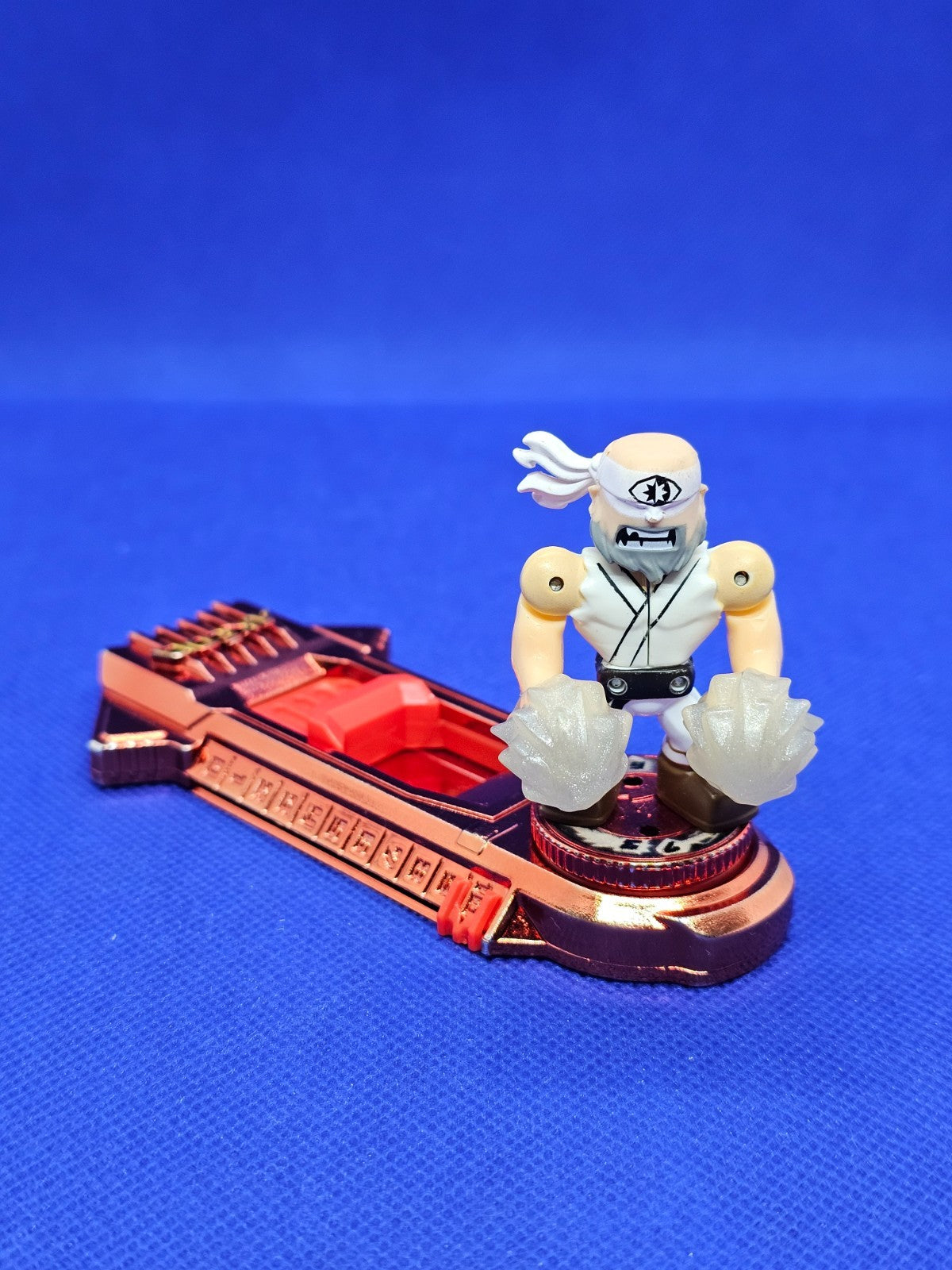 Master Si, Akedo Ultimate Arcade Warriors, Moose Toys, 2021, Joystick Rouge Bril0