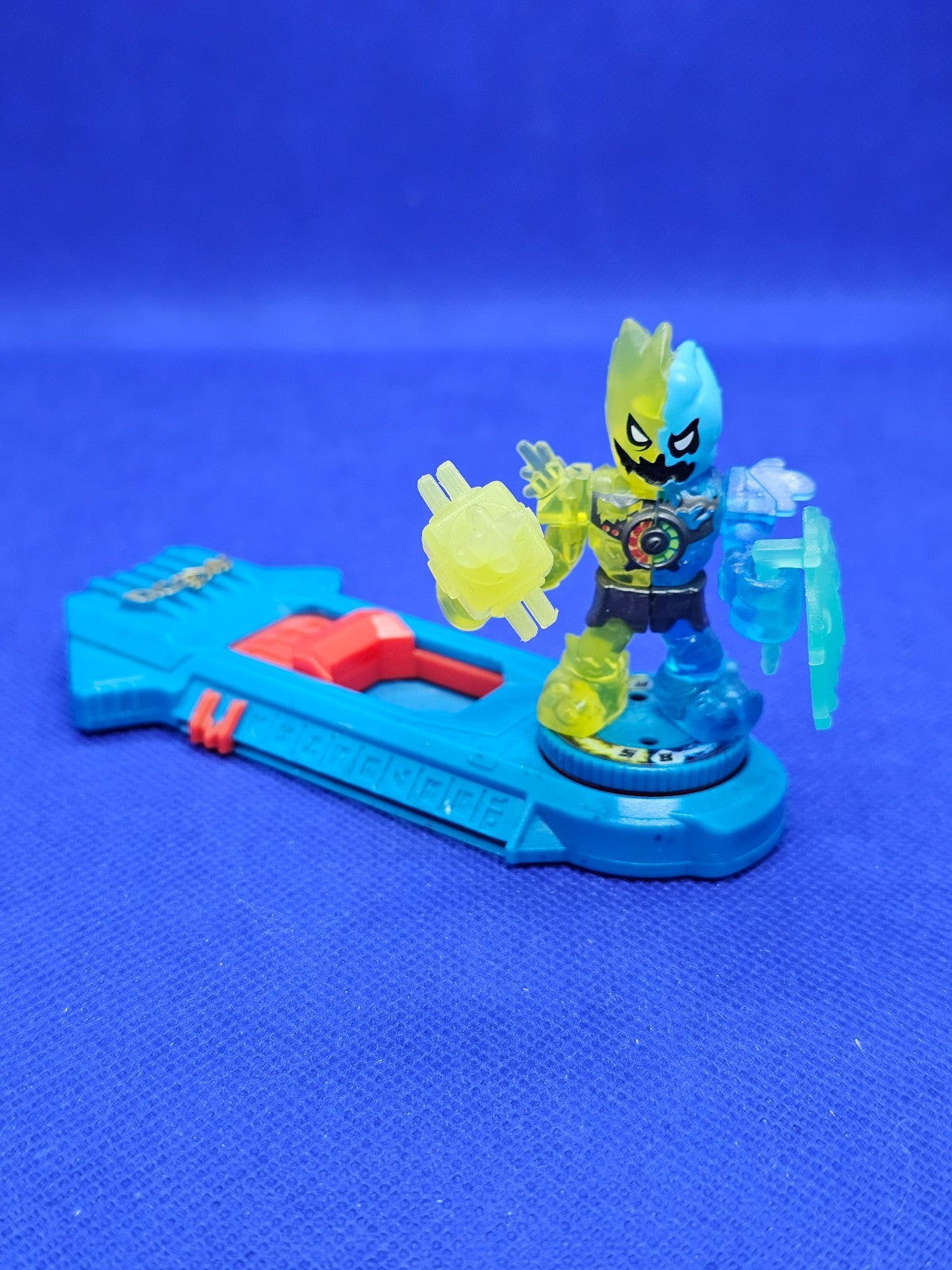 Shortout Super Splitter Legends of Akedo Powerstorm Series 4 Figurine0