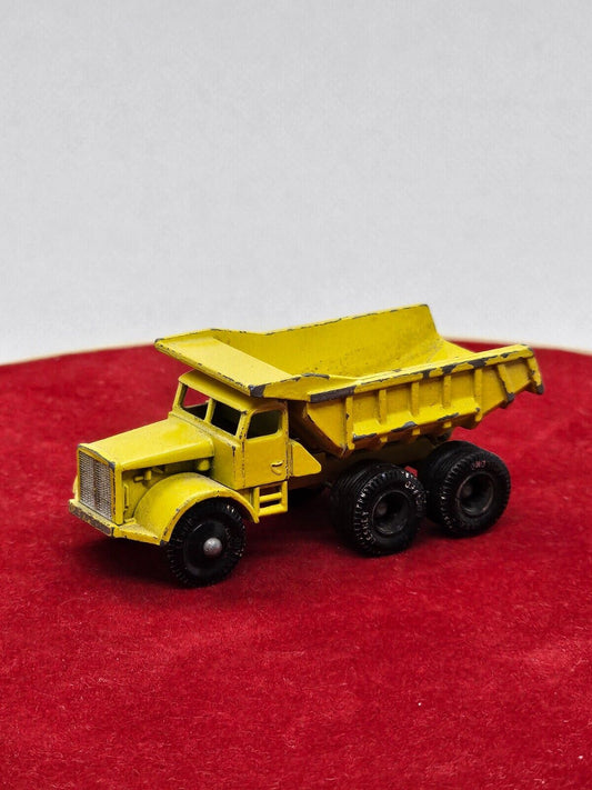 5561995
