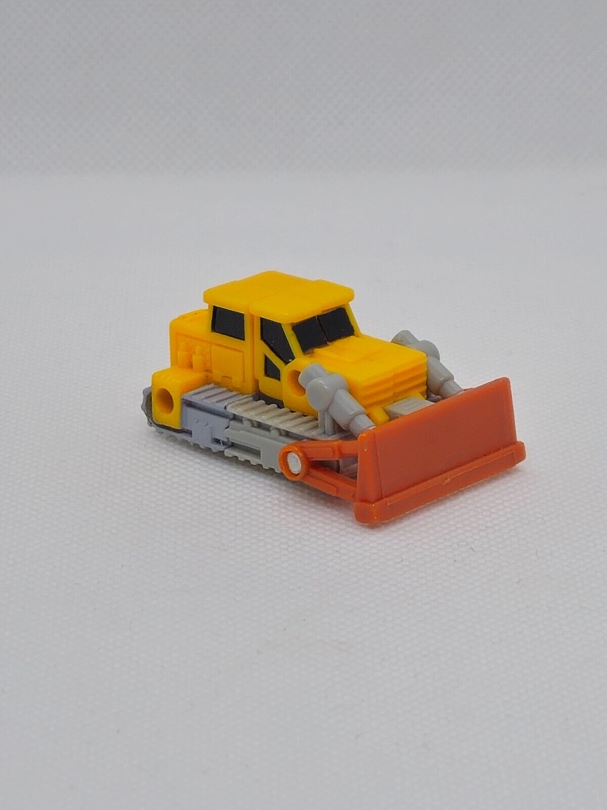 5561824