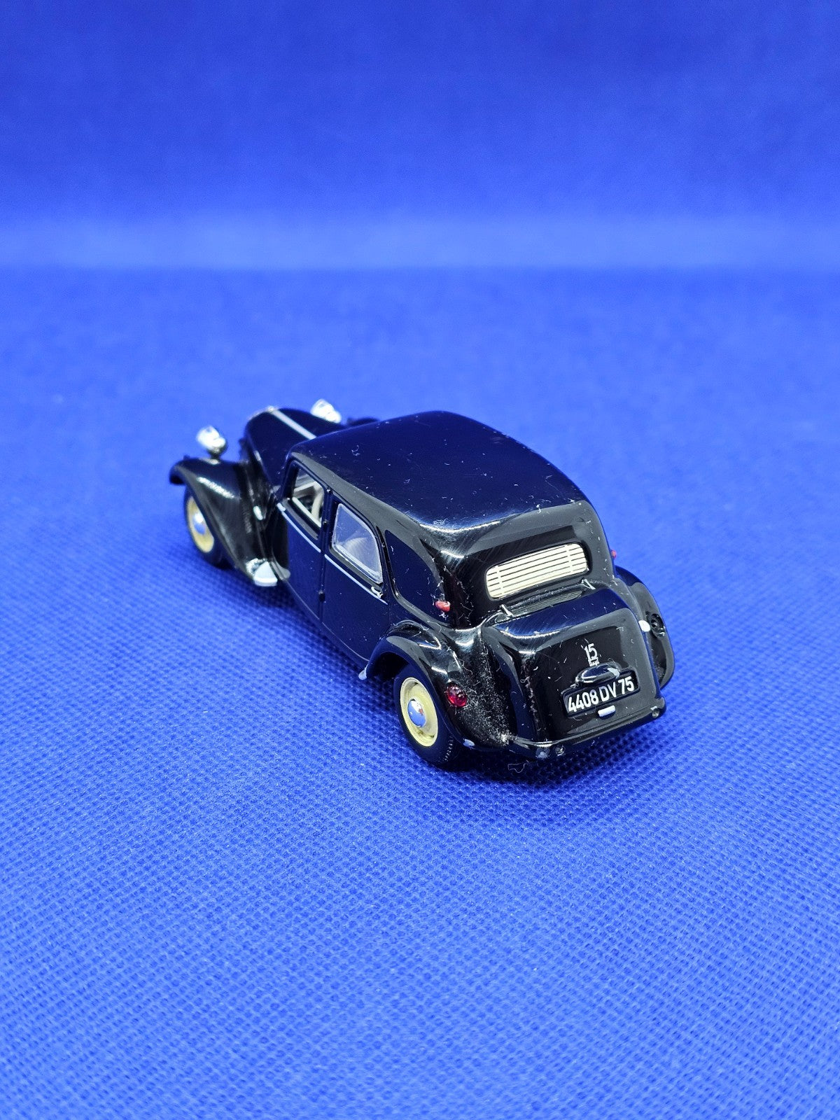 Citroën Traction Avant 15CV 1952 143 Voiture Miniature2