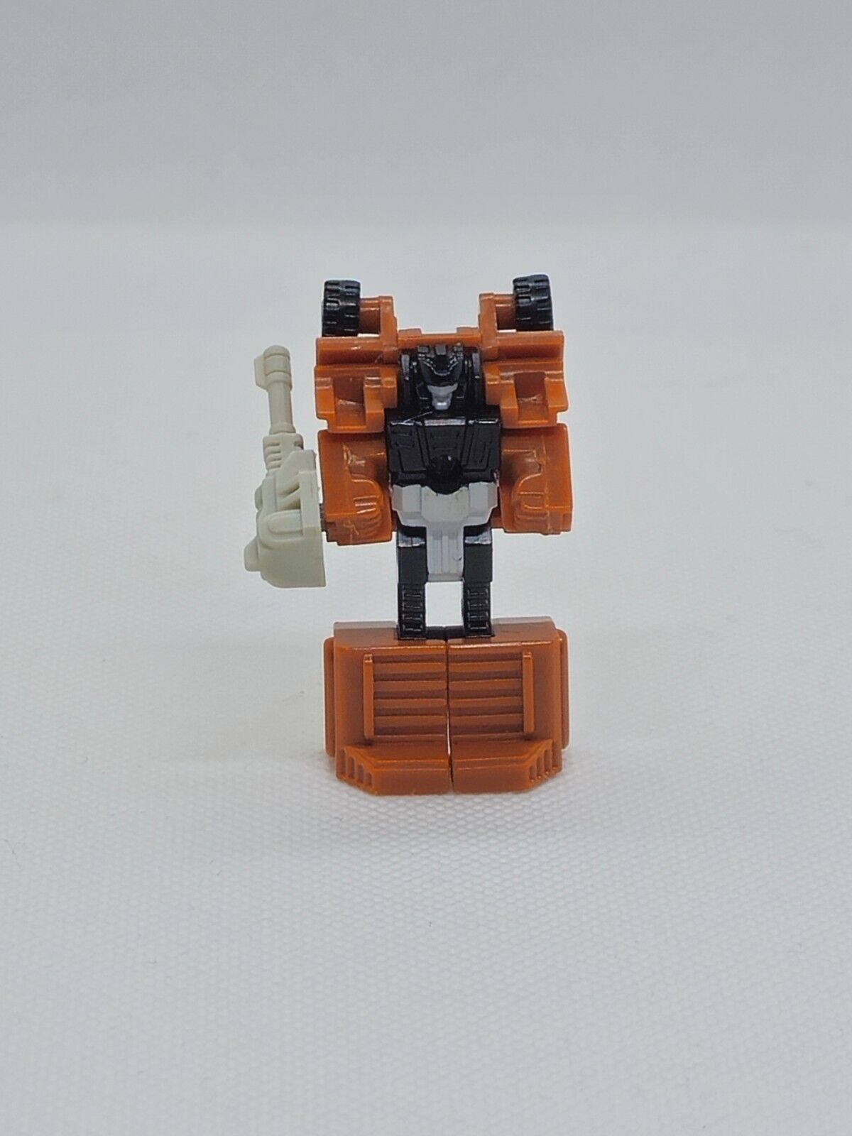 5561950