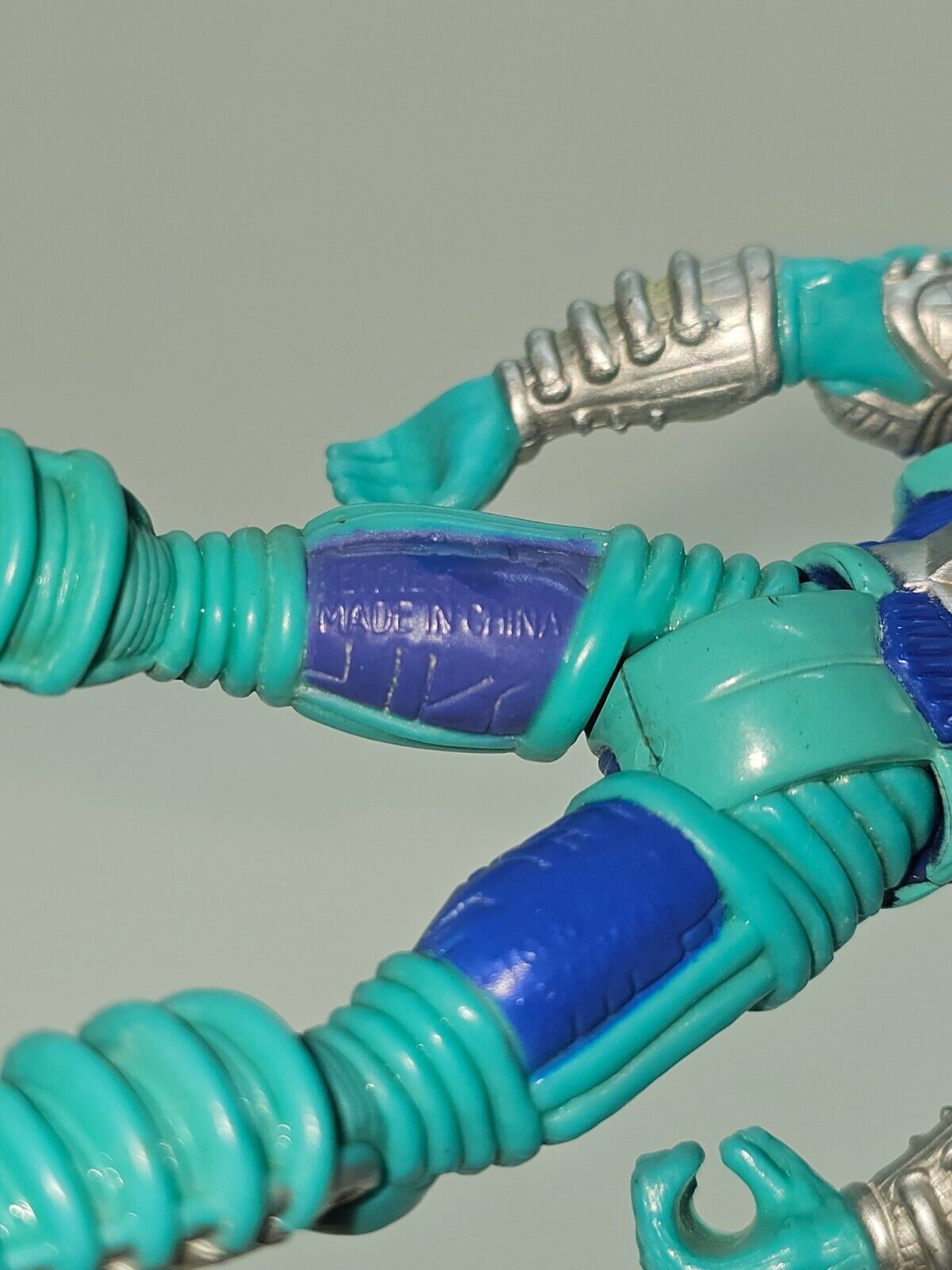 5562038