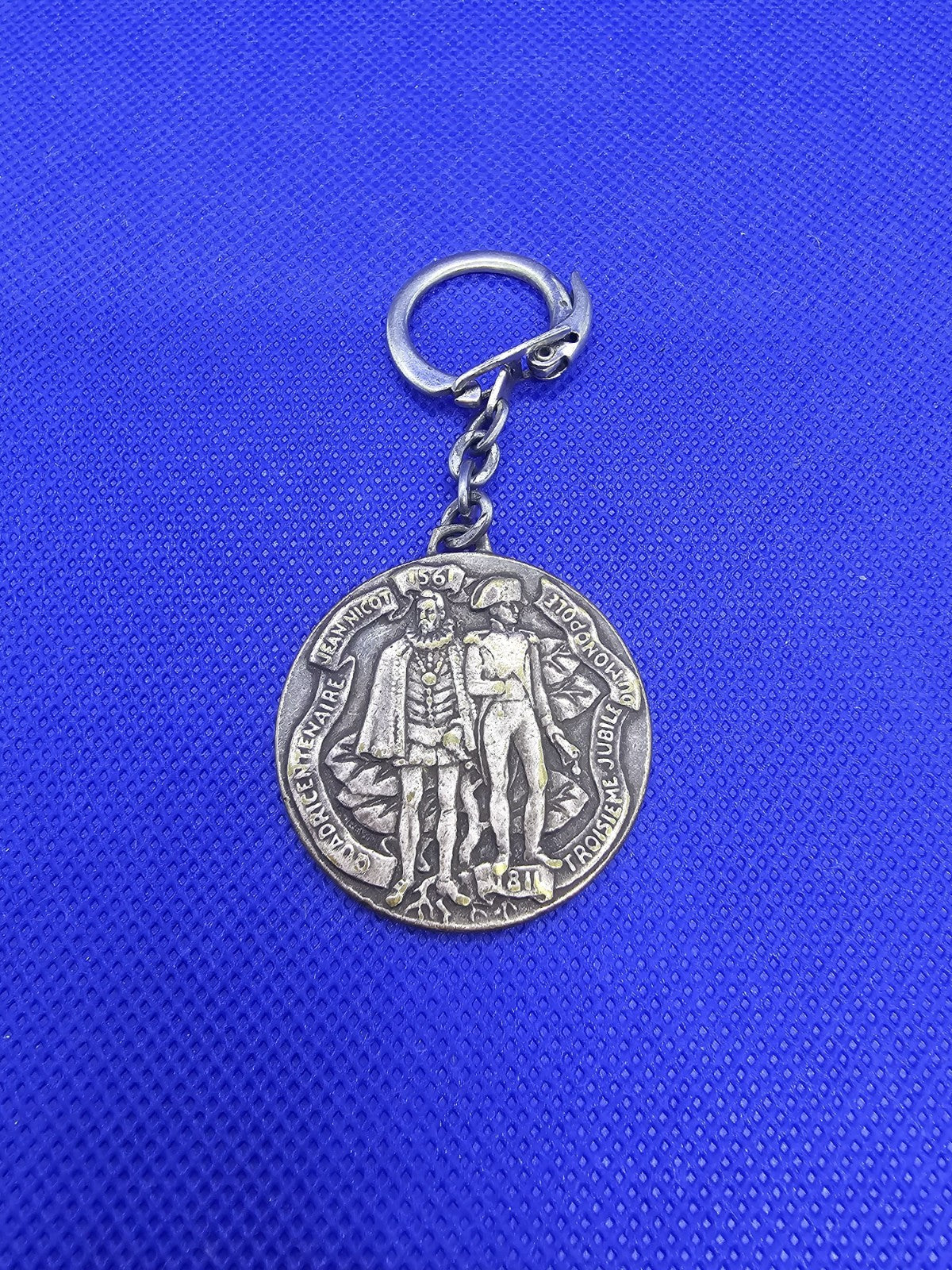 8333302