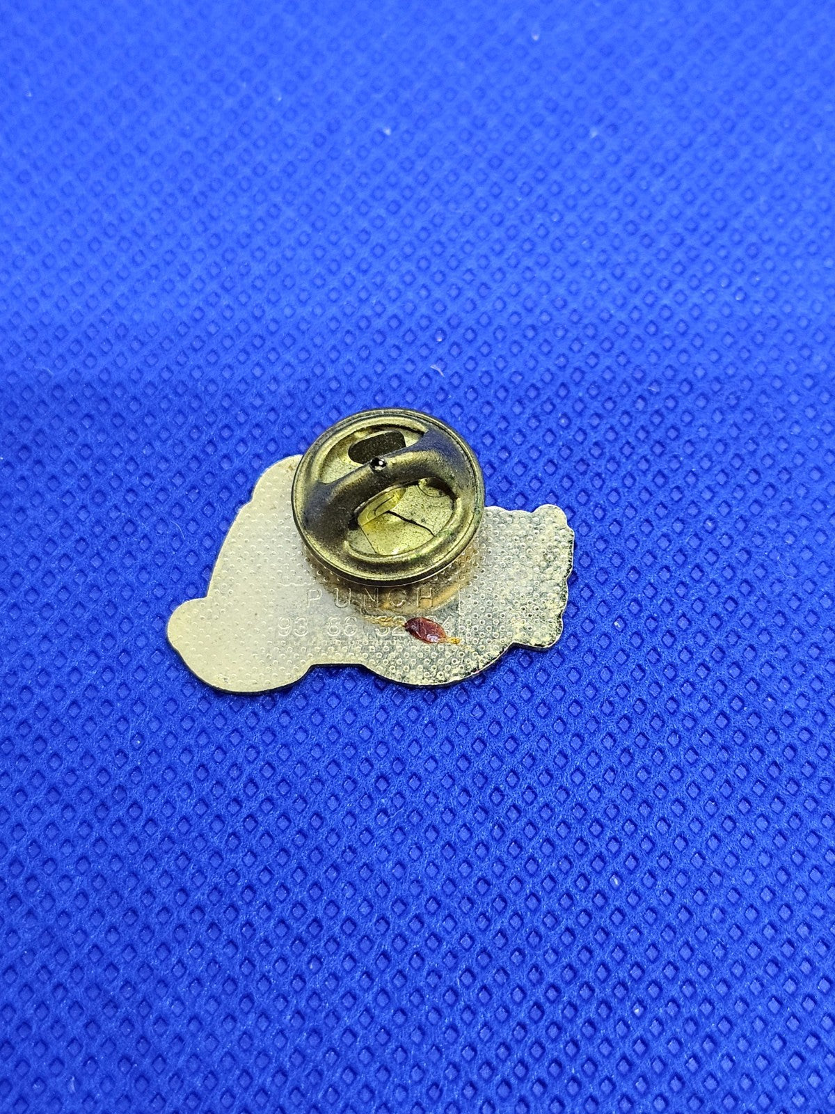 Pin’s médical Stéthoscope Numéro 2 Groupe de Personnes PUNCH Vintage1