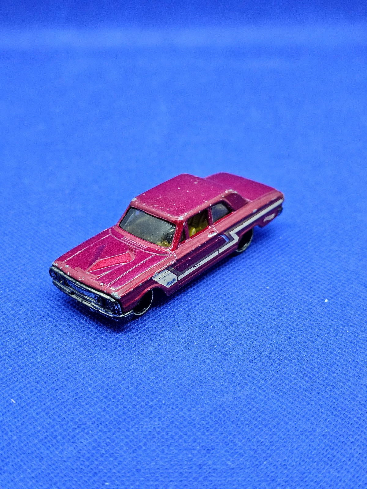 Ford 427 Fairlane GT 1966 Hot Wheels Muscle Mania Mattel 2010 Bordeaux0