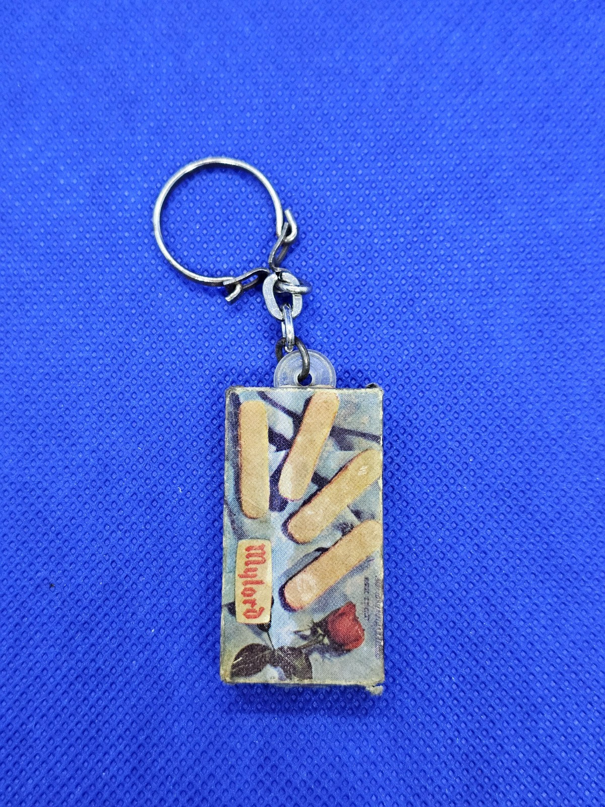 Porte‑clé publicitaire vintage Biscuits Mylord Brive‑la‑Gaillarde France, access2