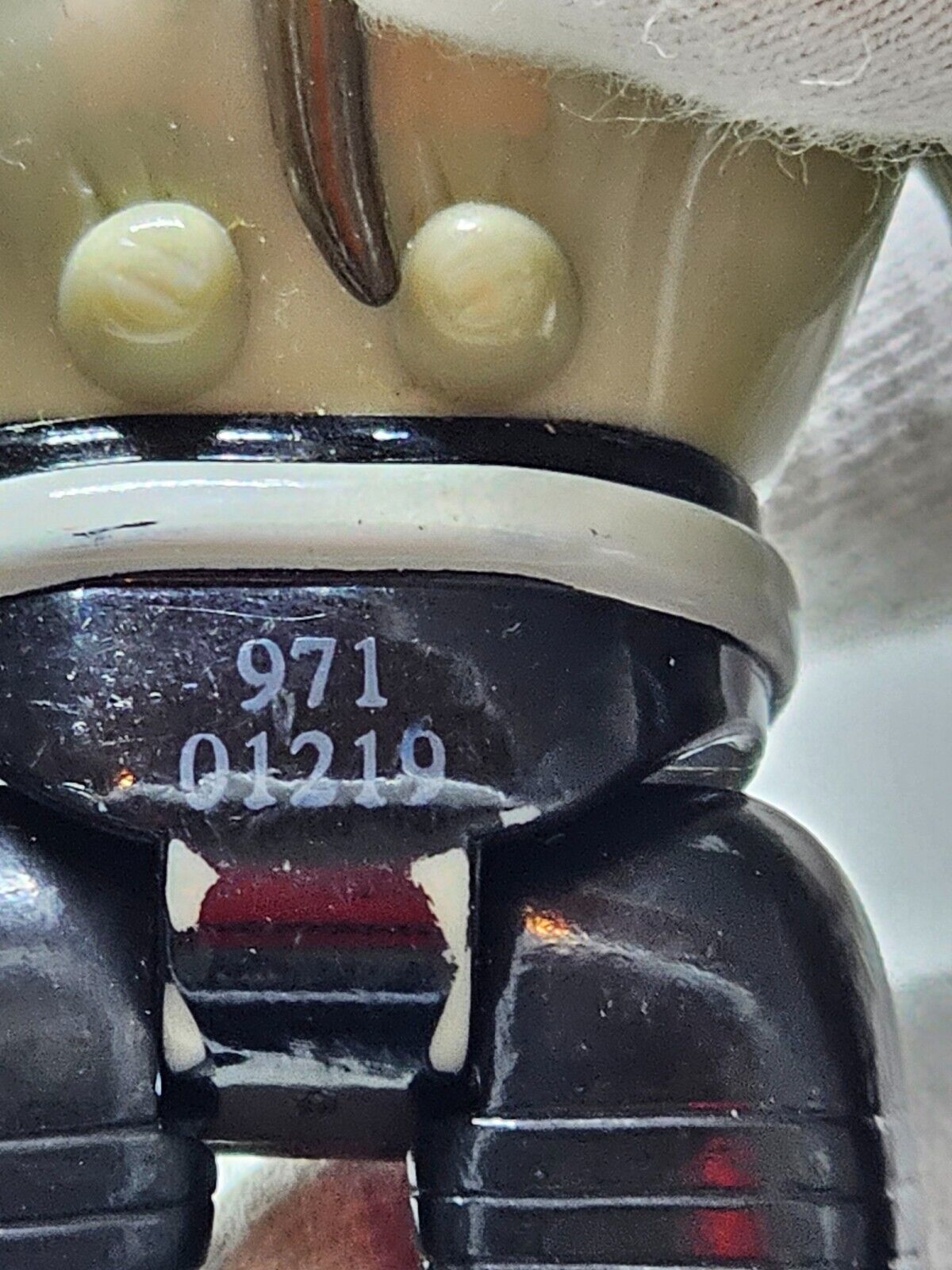 5561972