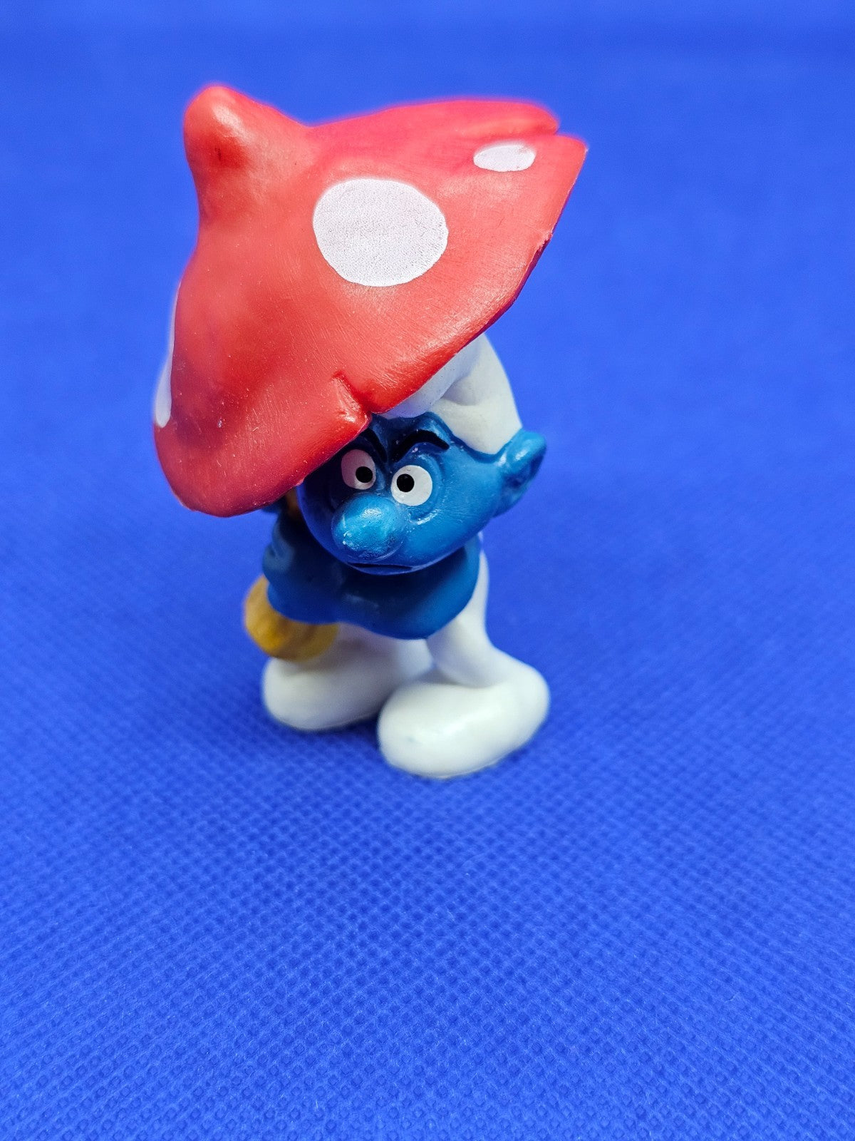 Schtroumpf avec parapluie 20118 Peyo Schleich vintage Germany 5.5 cm0