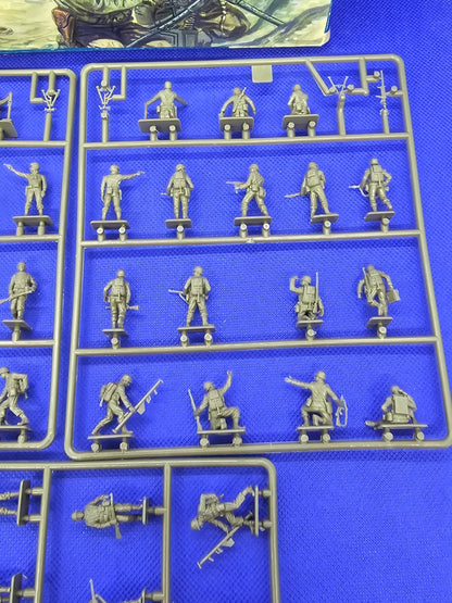Italeri U.S. Infantry WWII 6120 48 Soldats Américains 172 2008 #34