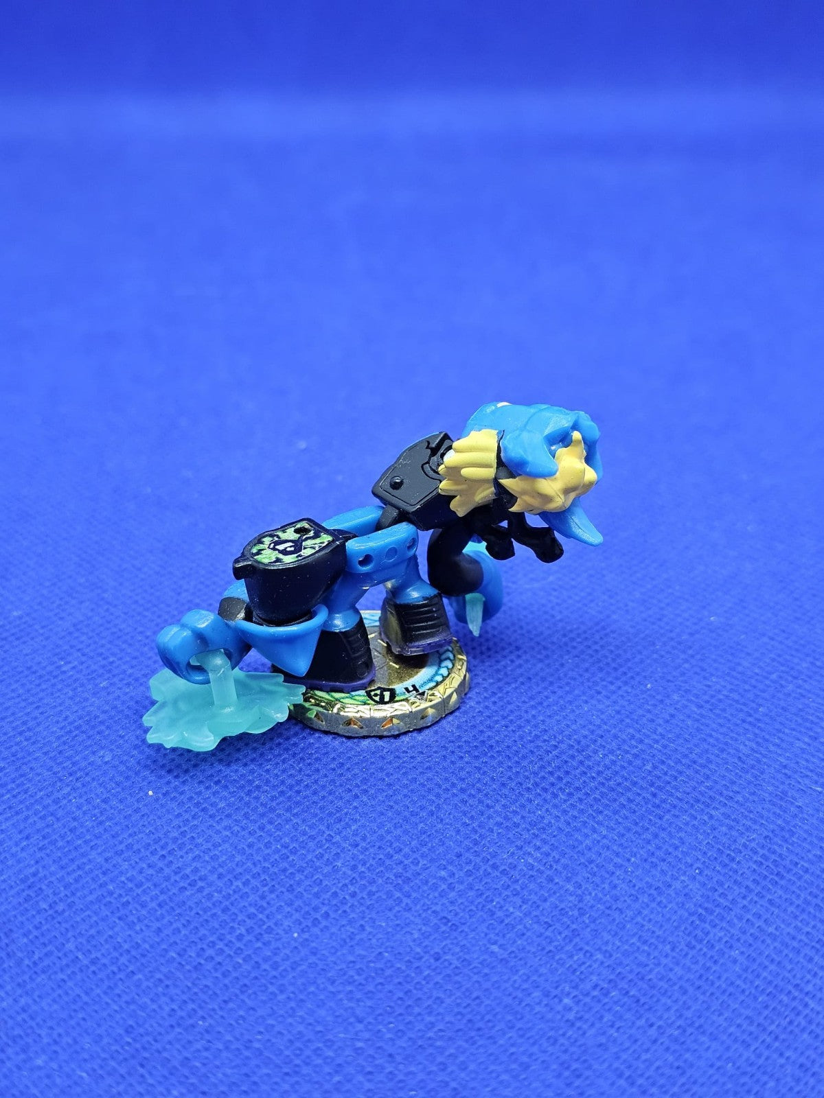 Dragonblade Shades Akedo Série 6 Beast Strike Ultra Rare Moose Toys 20242