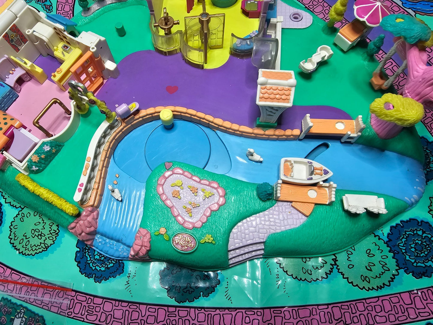 Polly Pocket Magical Movin Pollyville 1996 Bluebird Complet Tapis Vintage8