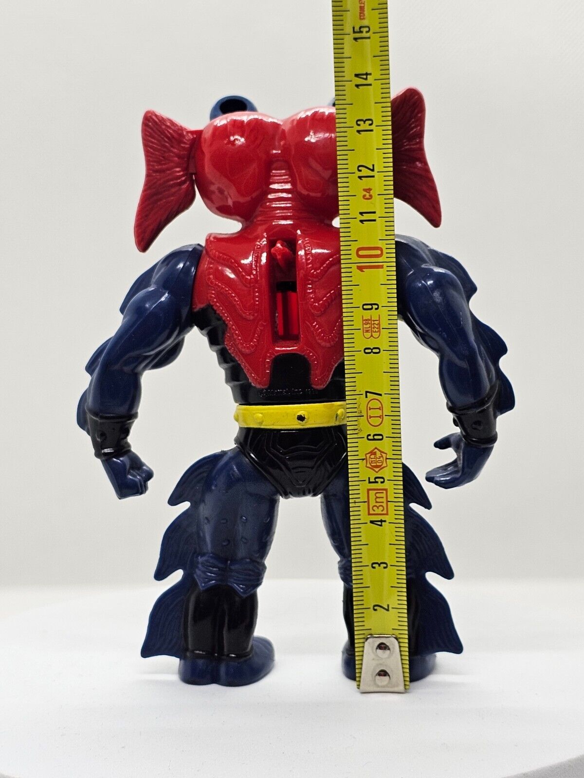 5561736