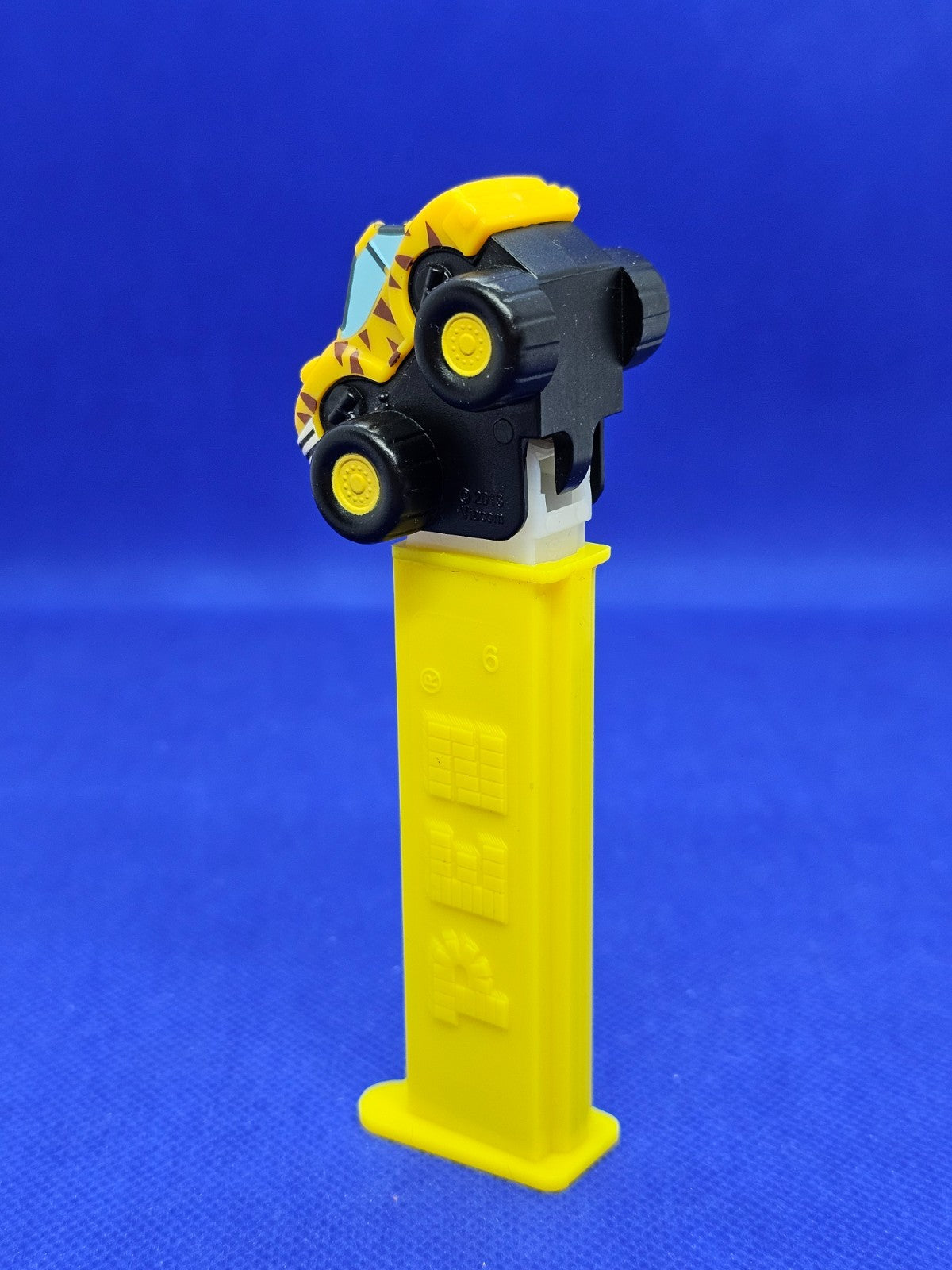 PEZ Stripes Monster Truck Blaze and the Monster Machines Viacom 2016 Distributeu1