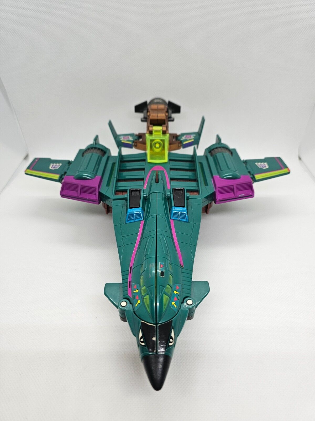 5562132