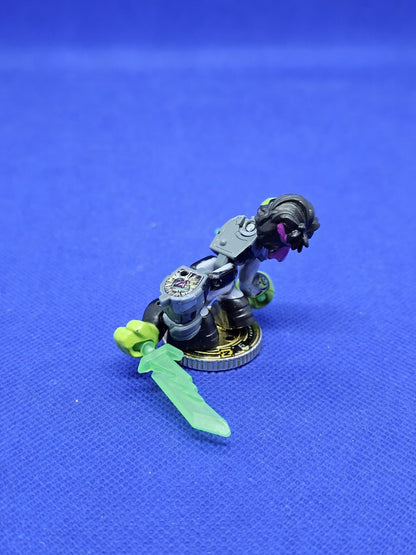 Glitchblade Akedo Série 1 Ultra Rare Moose Toys 2021 avec deux armes2