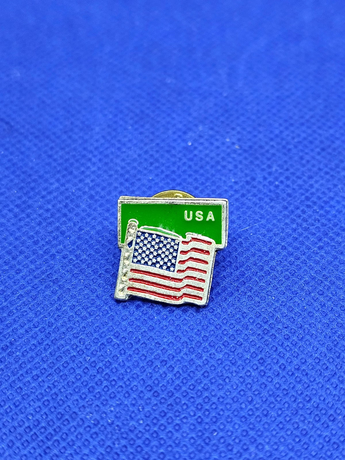 Pin’s USA Drapeau Américain Stars and Stripes Métal Émaillé Souvenir Vintage0