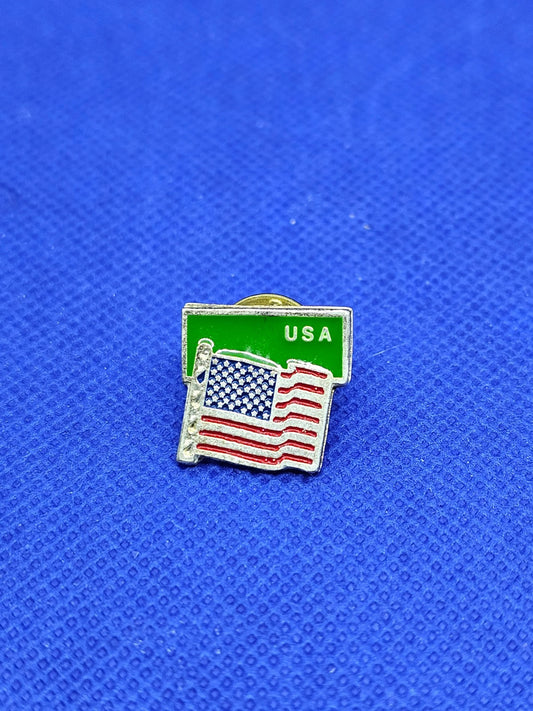 Pin’s USA Drapeau Américain Stars and Stripes Métal Émaillé Souvenir Vintage0
