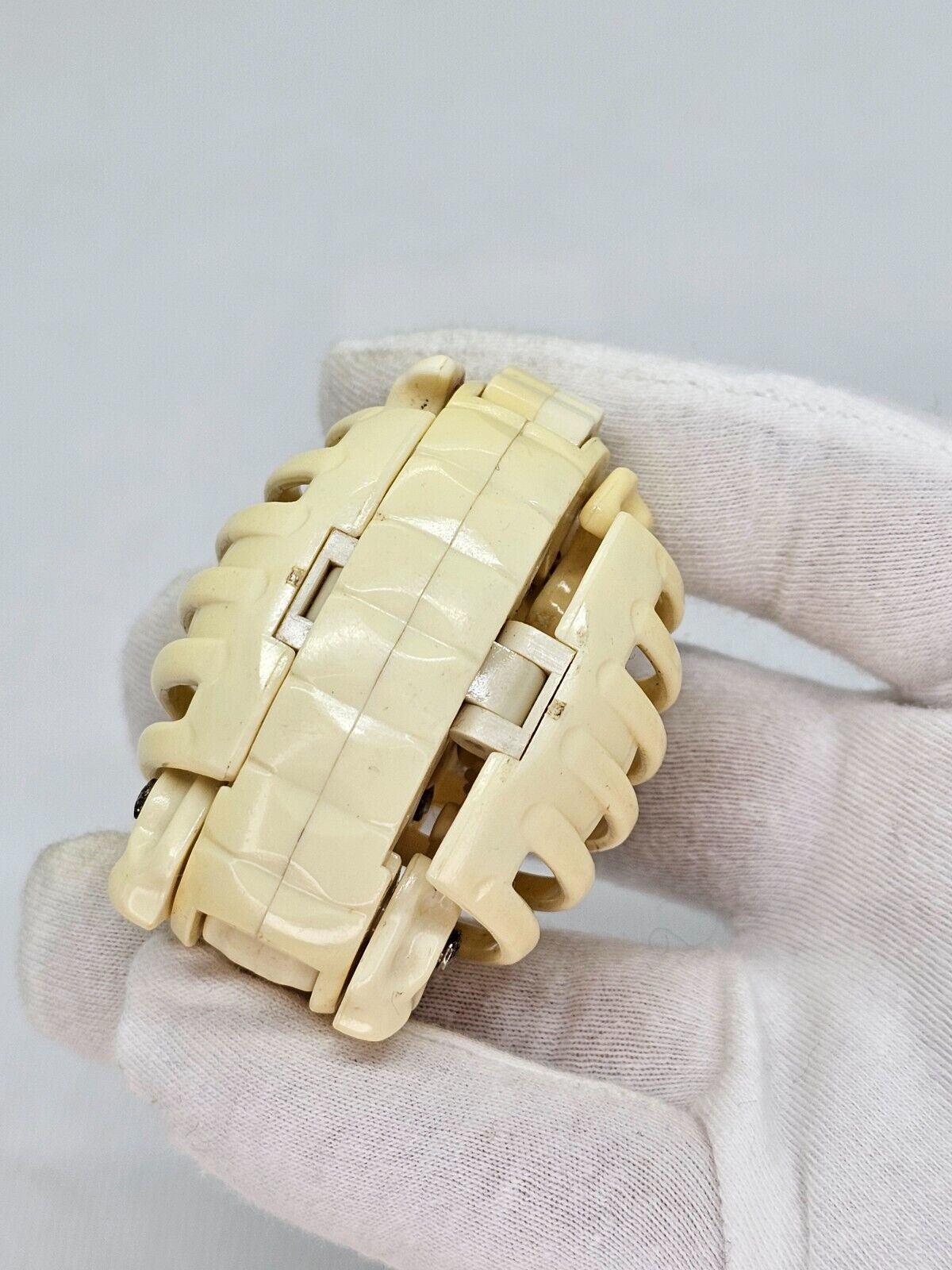 5932623