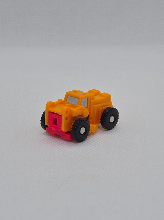 5561828
