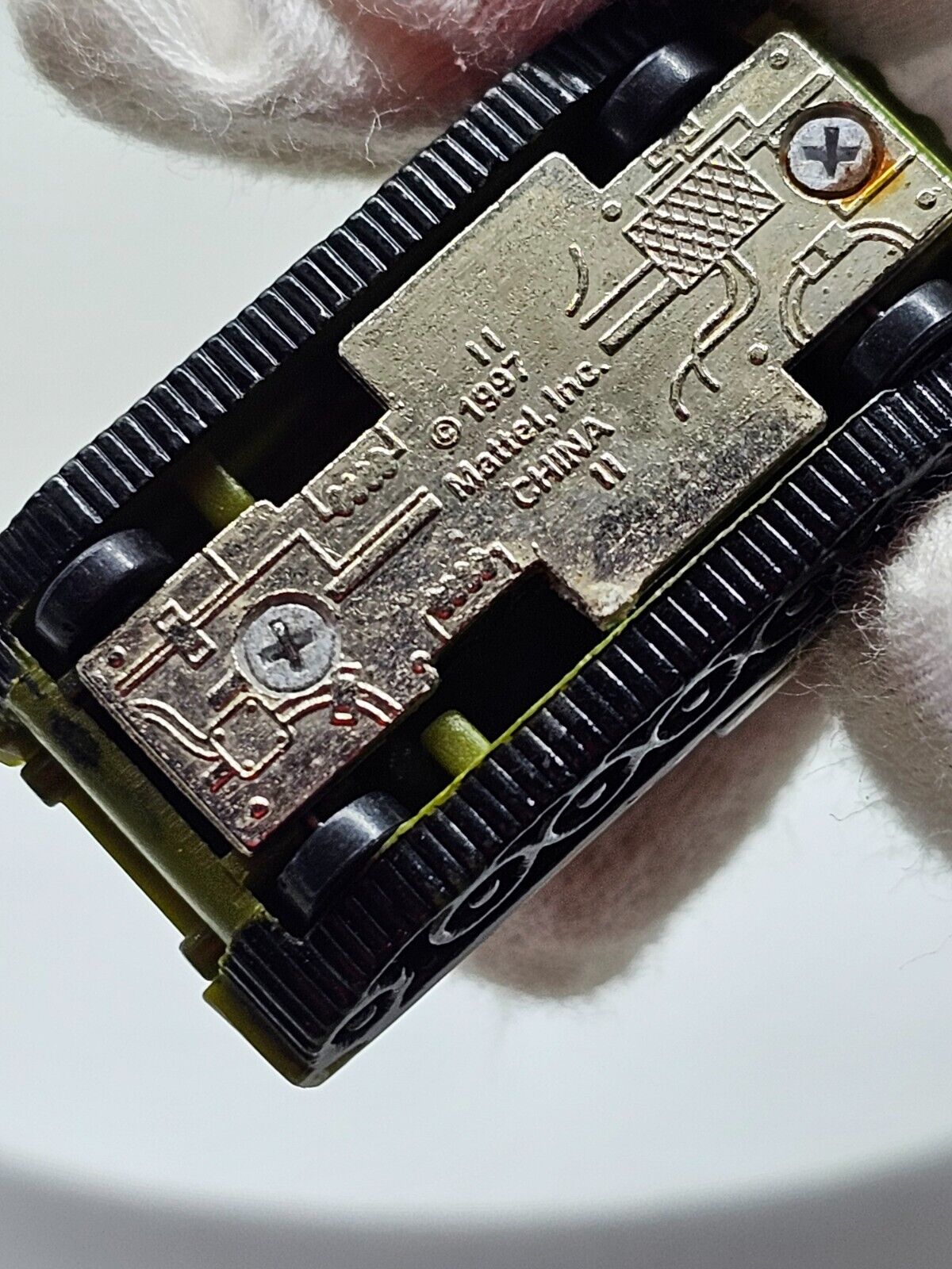6479915