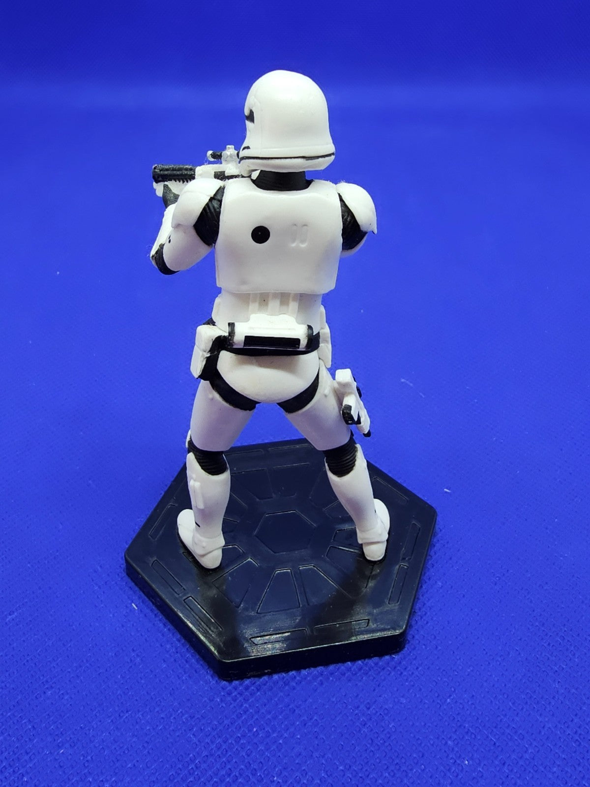 First Order Stormtrooper Star Wars Figurine PVC Disney 9,5 cm avec Socle1