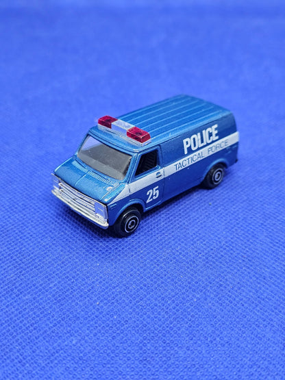 Playart Custom Van Police Tactical Force 25 Chevrolet G20 164 Hong Kong années 10