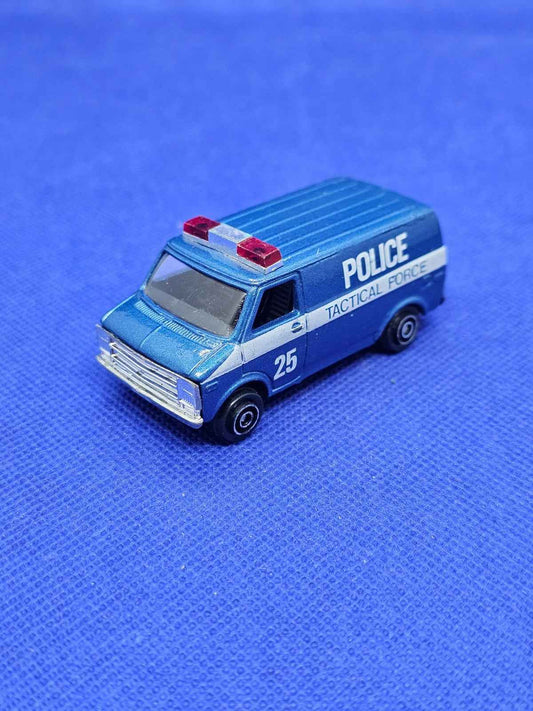 Playart Custom Van Police Tactical Force n°25 Chevrolet G20 1/64 Hong Kong années 1980