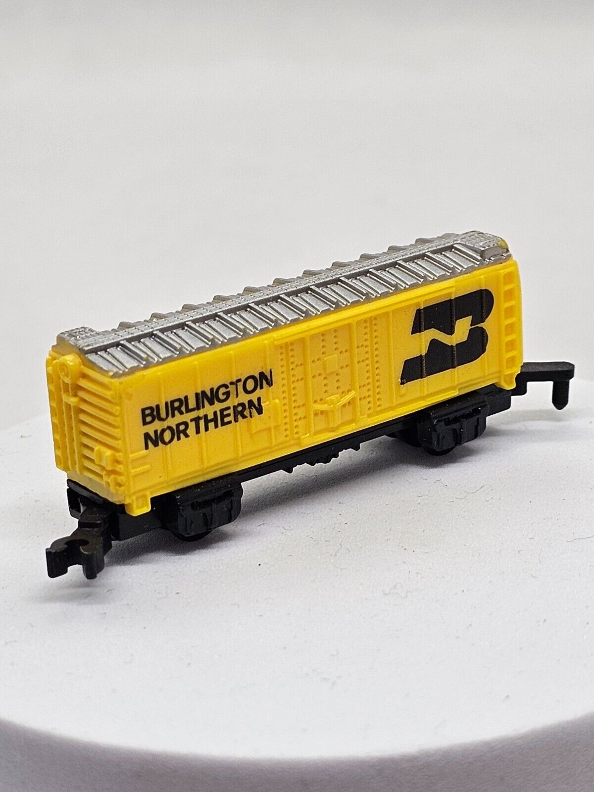 6404961