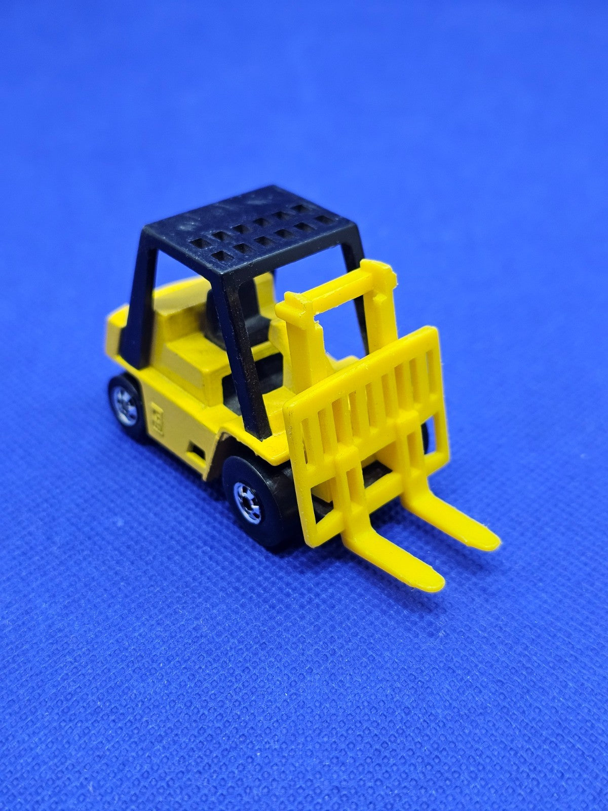 Hot Wheels Caterpillar Forklift Chariot Élévateur Mattel Malaysia 1979 6 cm0
