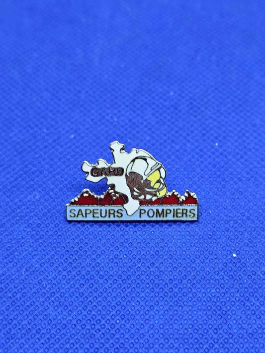 Pin’s Sapeurs Pompiers casque hache insigne pompier vintage France