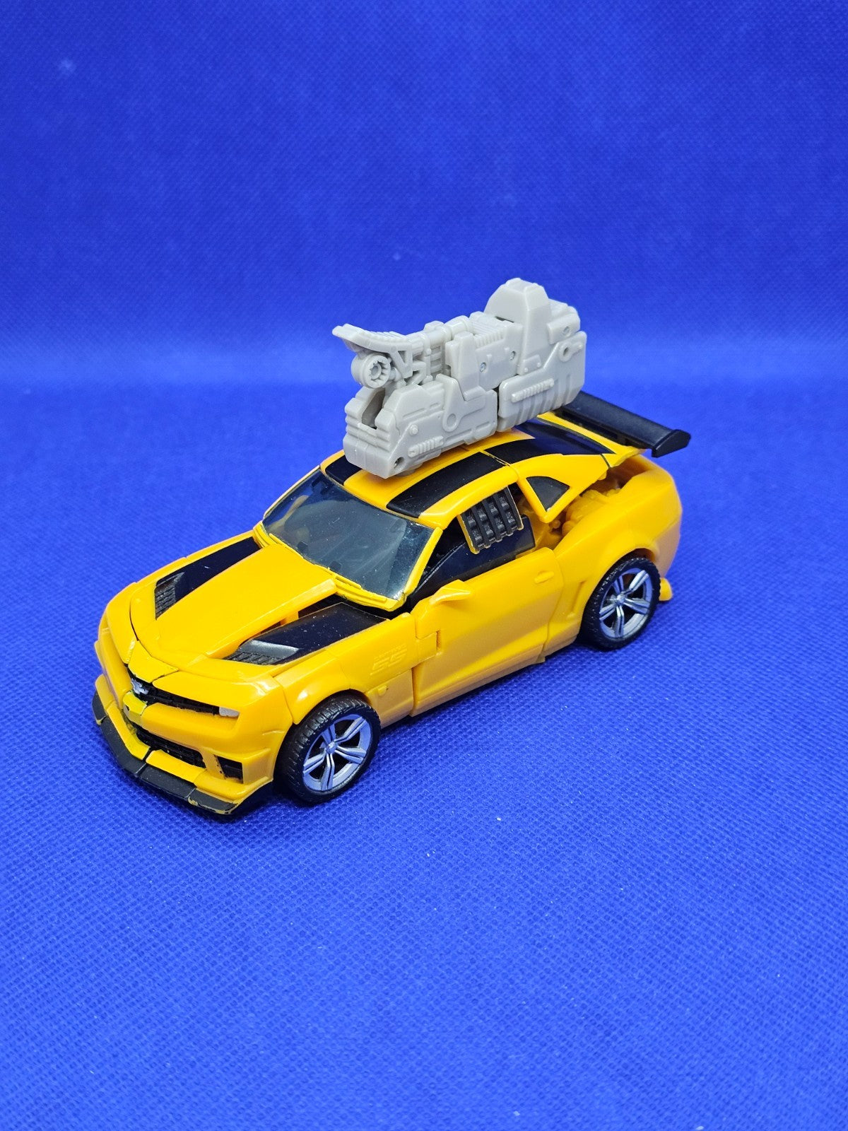 Bumblebee Transformers Hasbro Tomy Figurine Transformable + Arme9