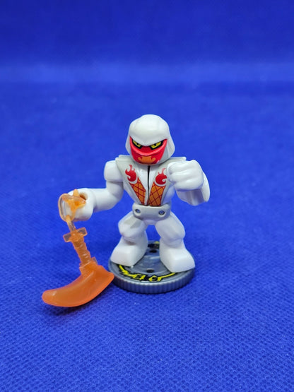 White Wraith Epic Akedo Série 1 Moose Toys 2021 Figurine Complète0