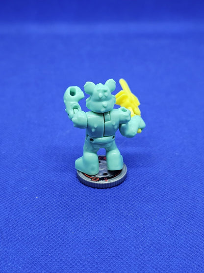 Shreddy Bear Akedo Série 1 Epic Moose Toys 2021 figurine avec tronçonneuse2