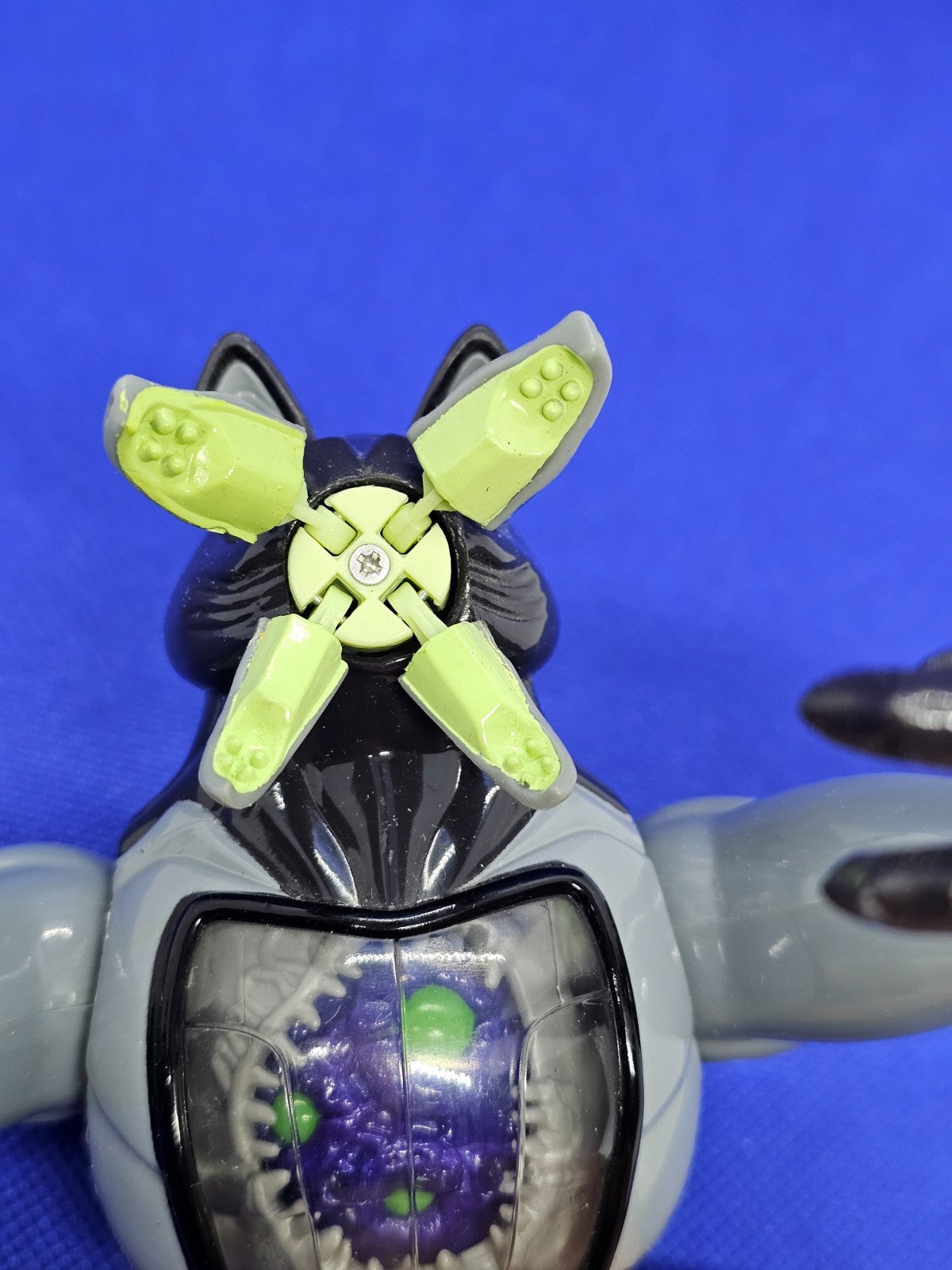 Benwolf Ben 10 Alien Heroes, Bandai, 2006, figurine cassée5